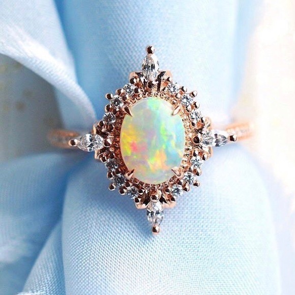 ¥ NEW ROSE GOLD FIRE OPAL RHINESTONE RING - Picture 5 of 5